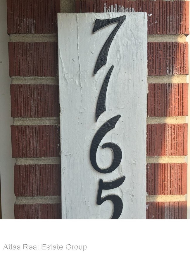 Foto del edificio - 7165 Grove Way