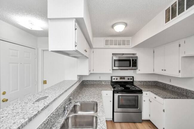Foto del edificio - 10855 Meadowglen Ln