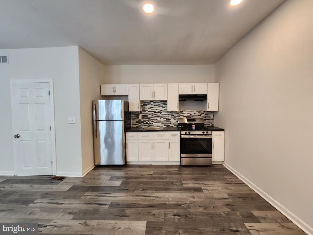 Foto principal - 409 N Salford St