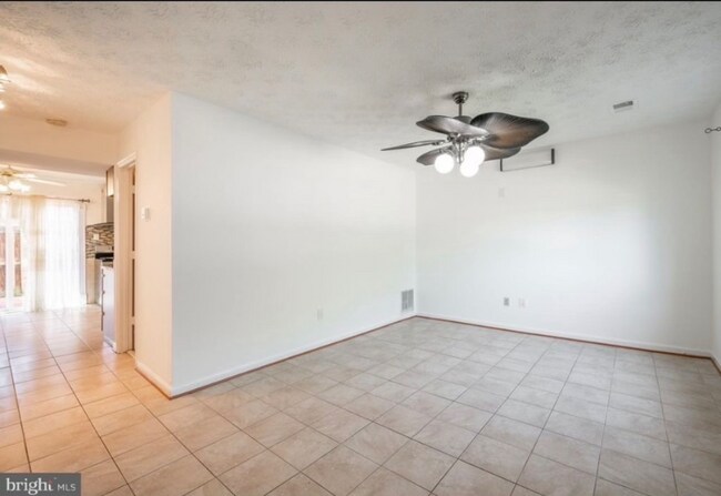 Foto del edificio - 8405 Eureka Ct