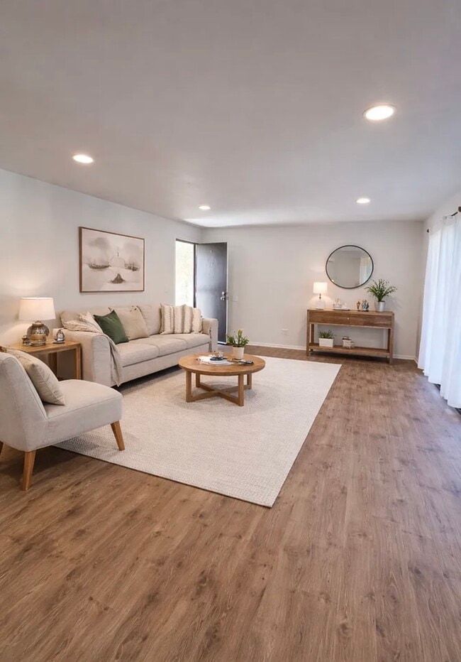 Foto del edificio - 1676 Maple Ave