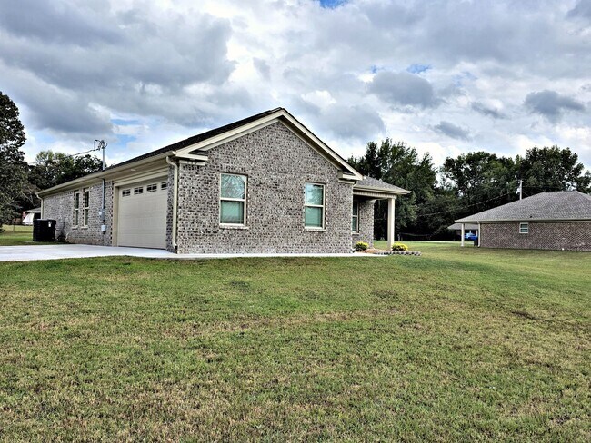 Foto del edificio - HOUSE for RENT Hartselle 3BR