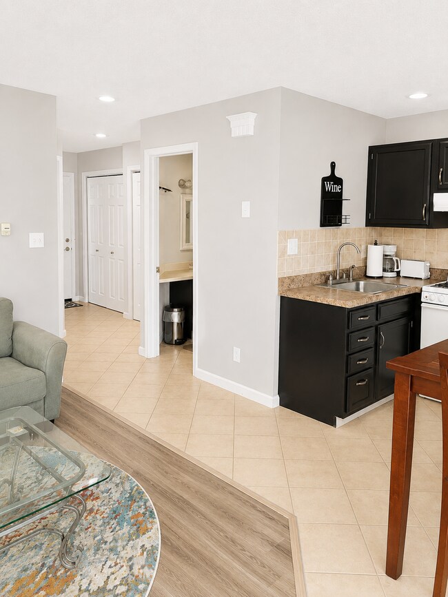 Building Photo - 9113 S Pointe Retreat Dr