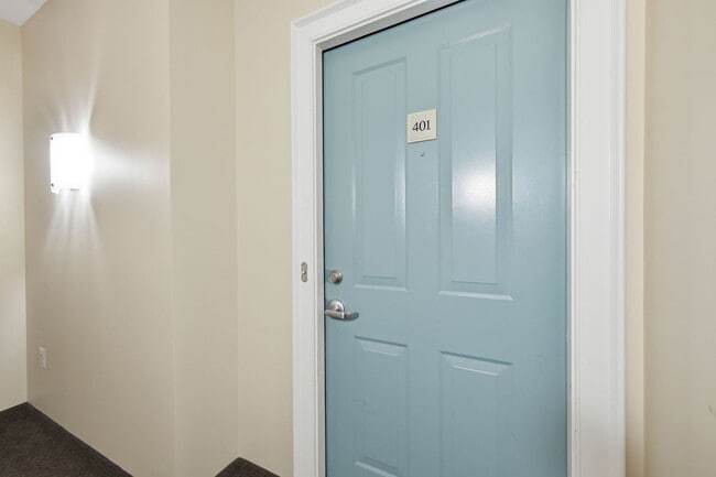 Building Photo - Experience refined urban living in this rarely available one bedroom residence in the coveted Sta...