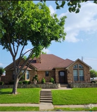 Building Photo - 4419 Silverthorn Dr