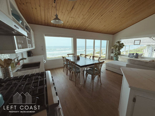 Foto del edificio - 8788 SW Marine View St