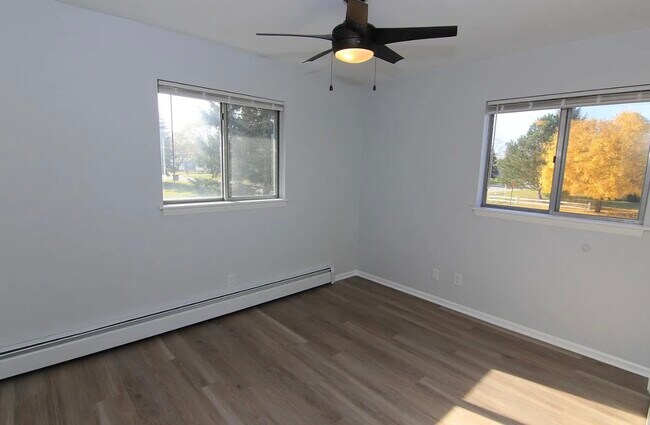 Foto del edificio - 590 54th St SE