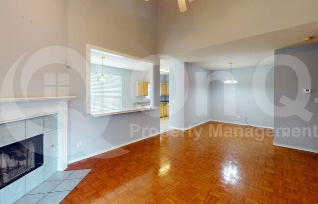 Foto del edificio - 2320 Hunters Run Dr