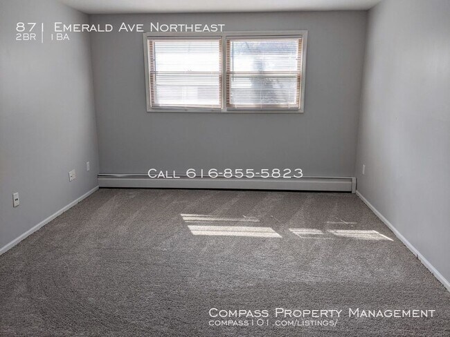 Foto del edificio - 871 Emerald Ave NE