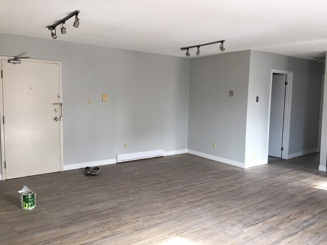 Building Photo - 104 Codrington St