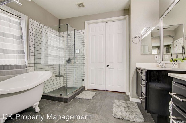 Building Photo - 2532 Abbeyhill Rd