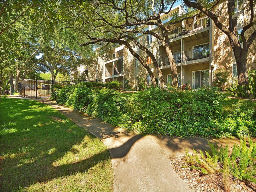 3018 S 1st St Unit 202, Austin, TX 78704 Condo for Rent in Austin, TX