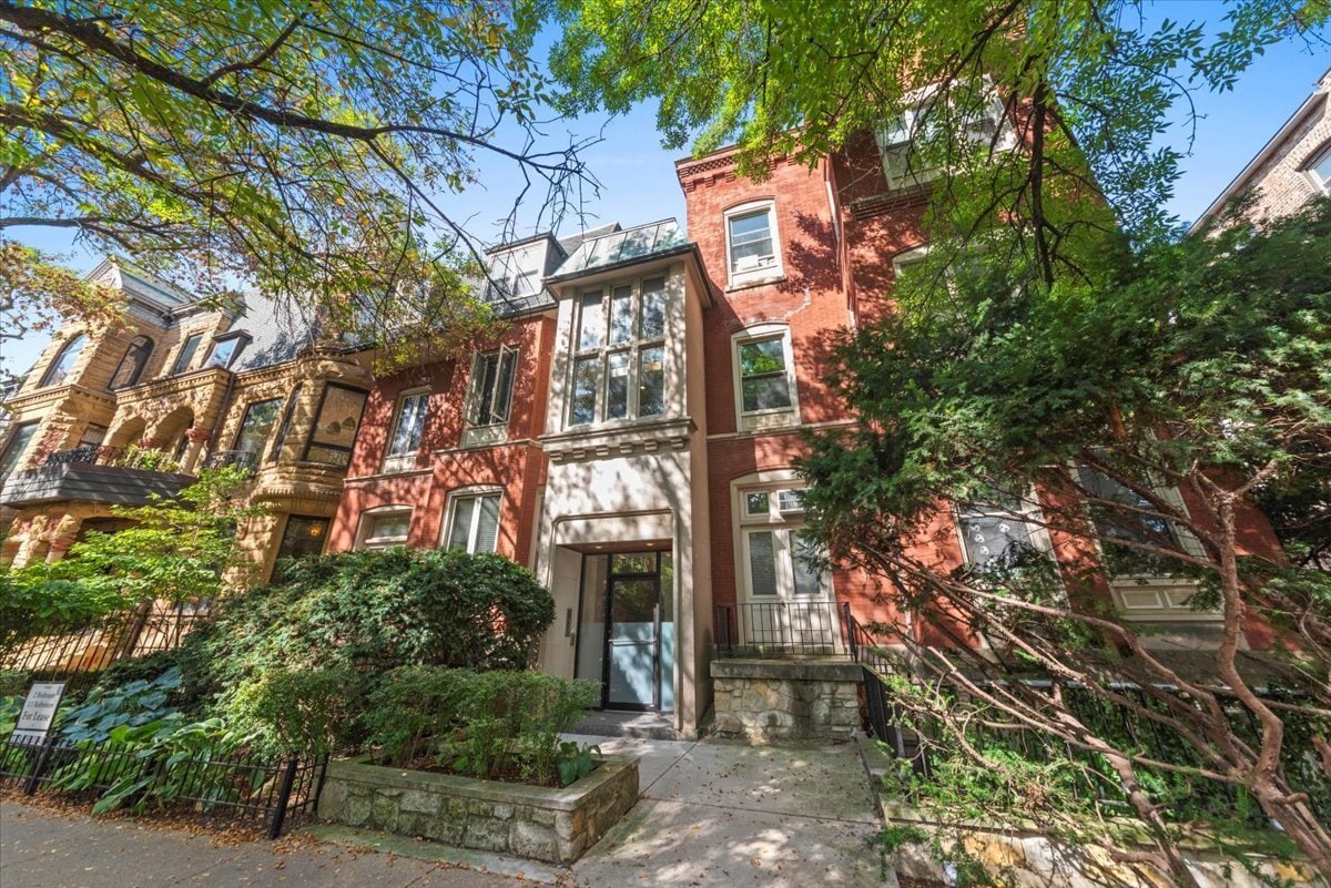 Foto principal - 534 W Belden Ave