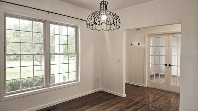 Building Photo - 48 Meadow Brook Rd