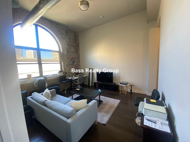 Foto del edificio - 5021 N Kenmore Ave