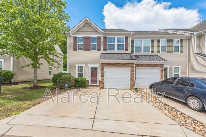 Foto principal - 2455 Silverthorn Dr