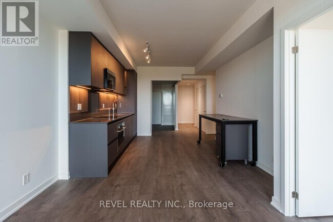 Building Photo - 39 Mary St