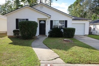 Building Photo - 2570 Marathon Dr