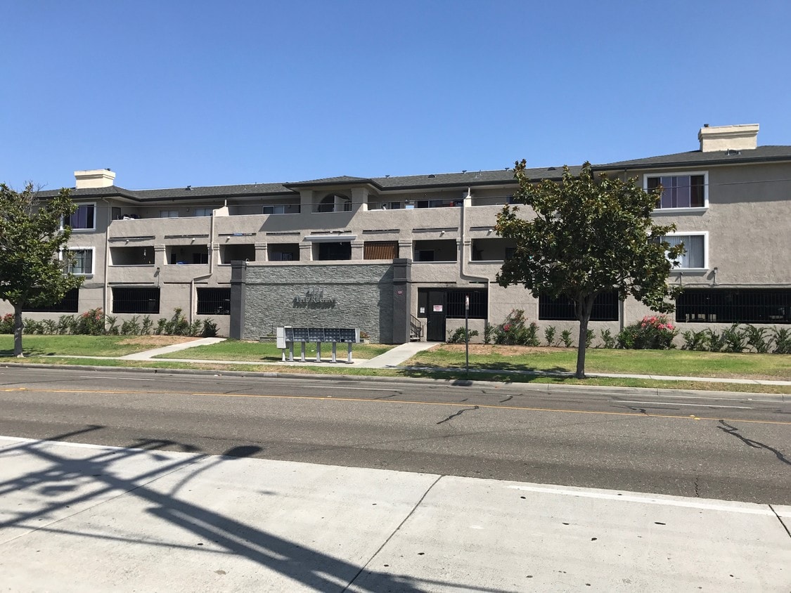 Primary Photo - 1111 W Santa Ana Blvd