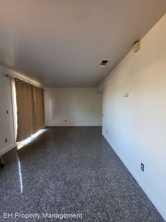 Building Photo - 4 br, 3 bath House - 111 Creekside Cir