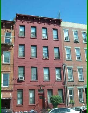 Foto del edificio - 136 Dikeman St