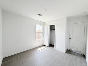 Building Photo - 26727 Sea Holly Cir
