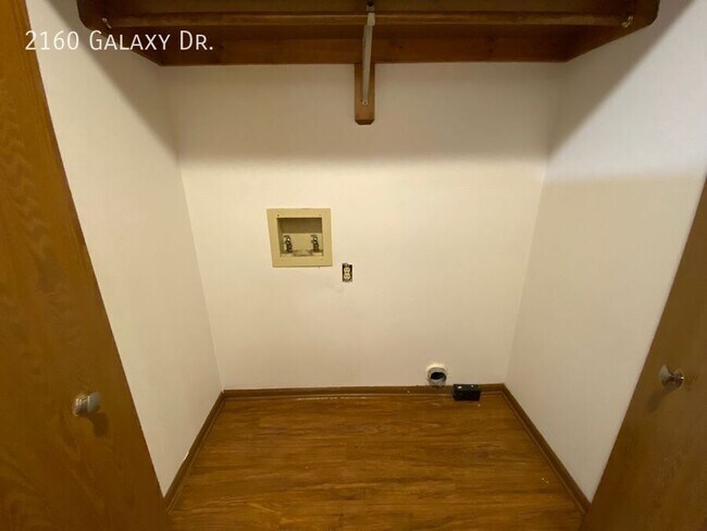 Foto del edificio - 2160 Galaxy Dr