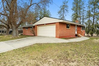 Building Photo - 3825 E 18th Ave