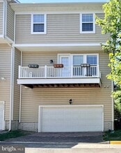Building Photo - 2048 Blunt Lane