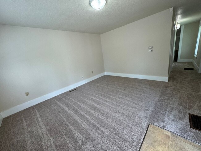Building Photo - I Can See Clearly Now: Spacious 2 Bed, 1 B...
