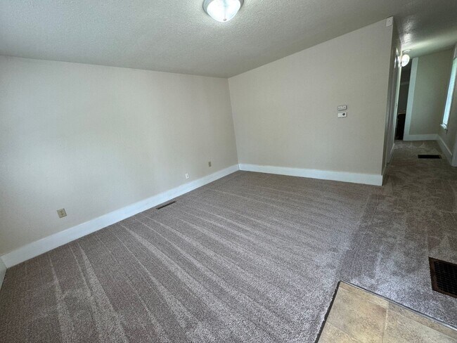 Foto del edificio - I Can See Clearly Now: Spacious 2 Bed, 1 B...