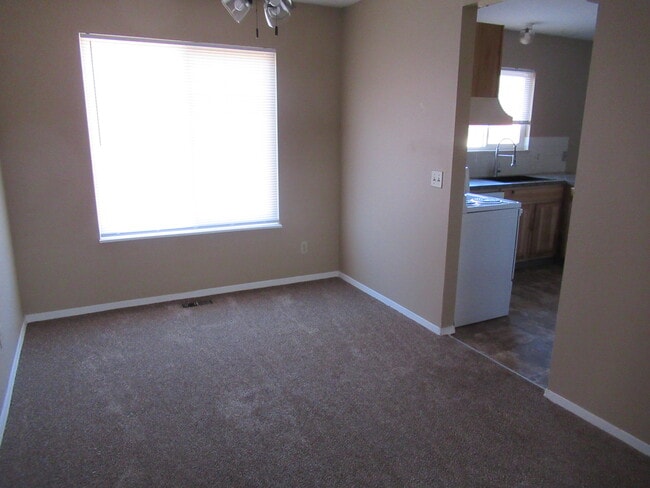 Photo - 7980 Belford Dr House