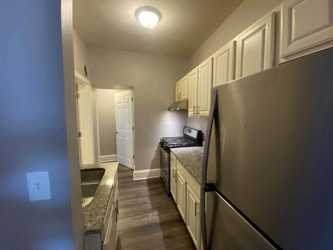 Foto del edificio - 408 W 77th St