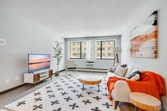 Building Photo - Fine Living at Aquila Park & Royal Park