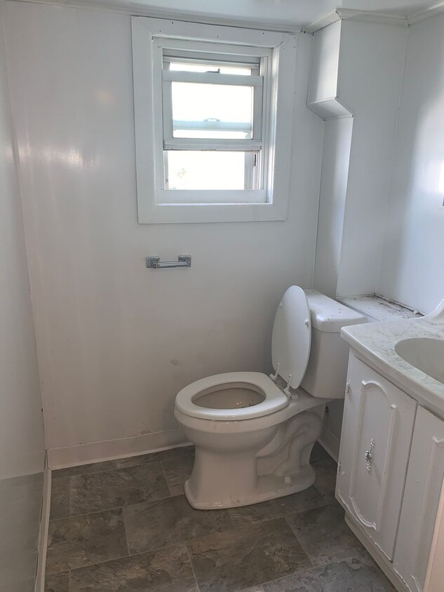 Primary Photo - 3 bedroom 1.5 bathroom located in Carlisle...