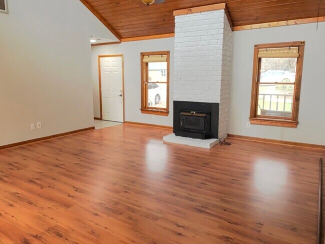 Foto del edificio - 311 Glen Bonnie Ln