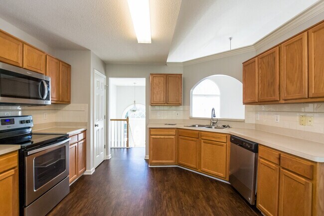 Building Photo - 5879 Newnan Ct