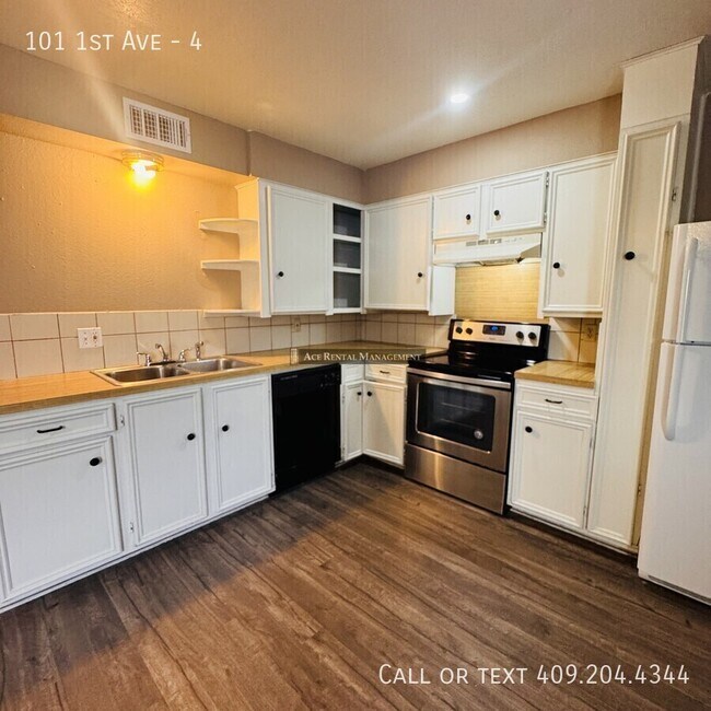 Building Photo - 101 1st Ave