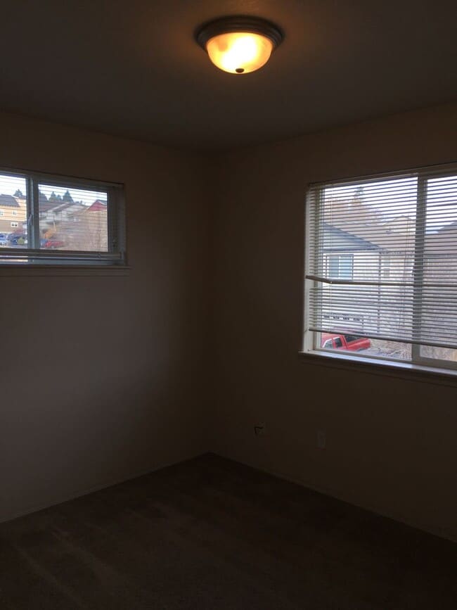 Foto del edificio - 3-Bedroom Townhouse in The Pines at Pilot Butte Community