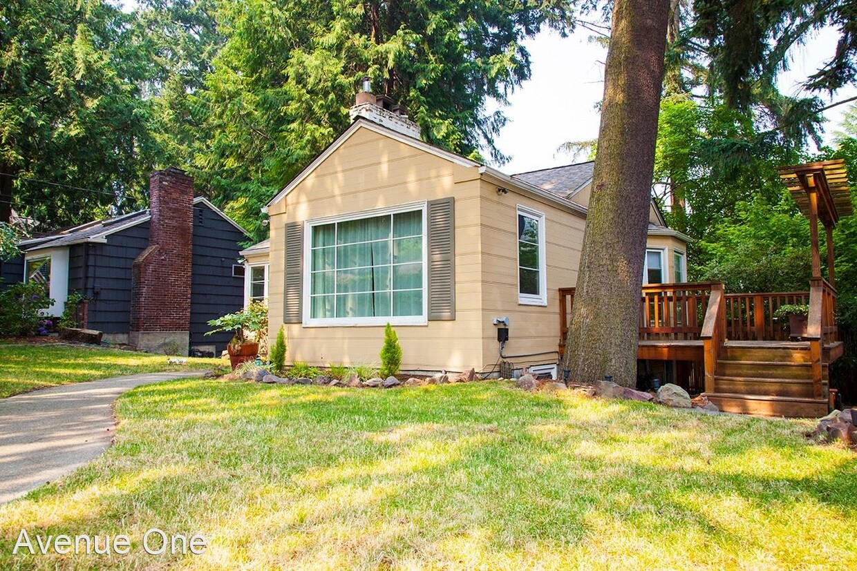 3 br, 2 bath House - 2760 NE 88th Street Photo