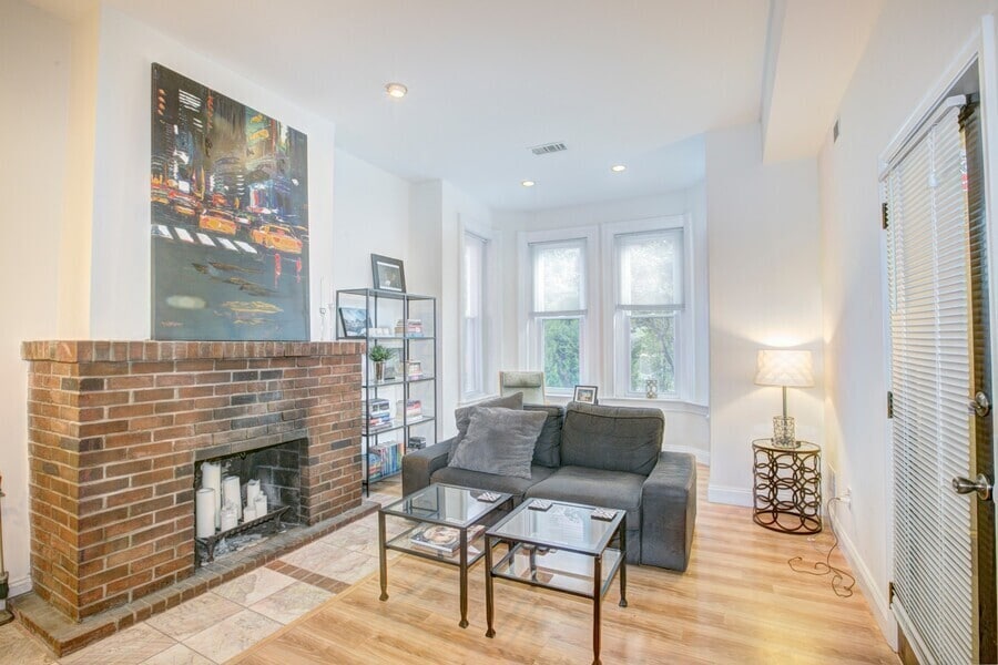 Primary Photo - 1527 T St NW