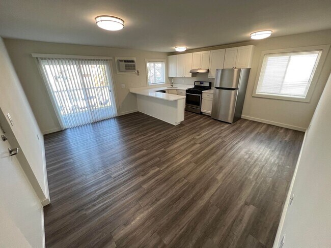 Interior Photo - 400 3rd Ave