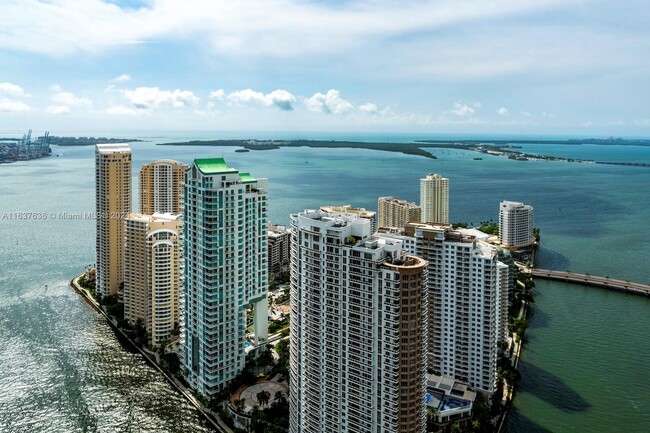 Foto del edificio - 300 Biscayne Blvd Way