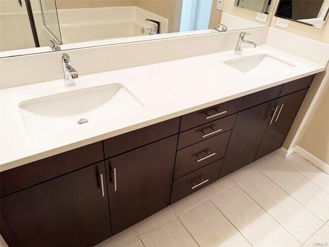 Building Photo - 1508 W Artesia Square