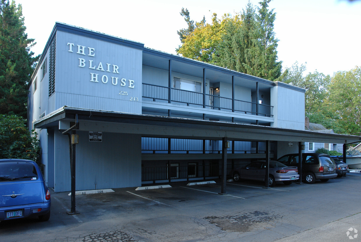 Building Photo - The Blair House