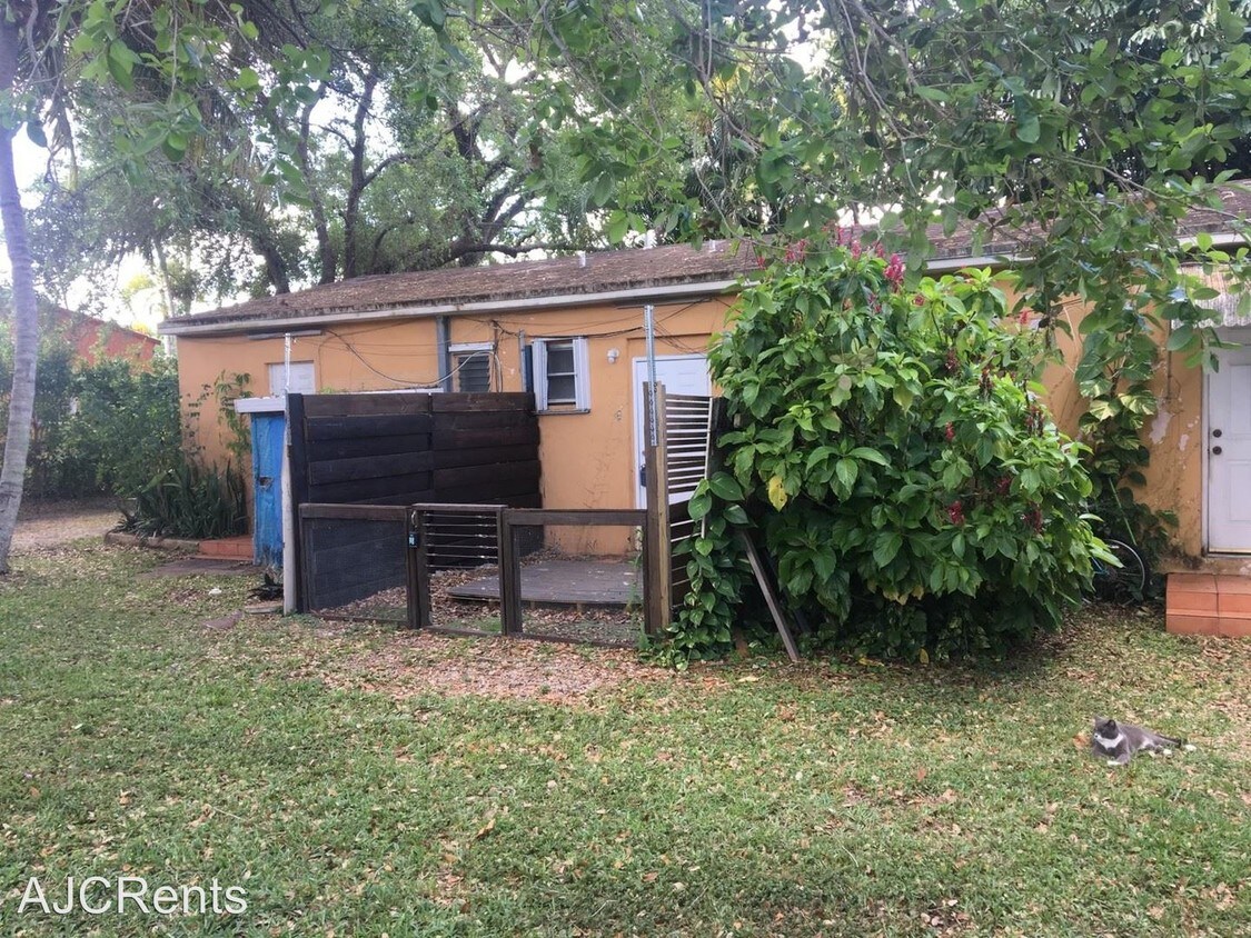 Primary Photo - 2317 SW 58th Ct