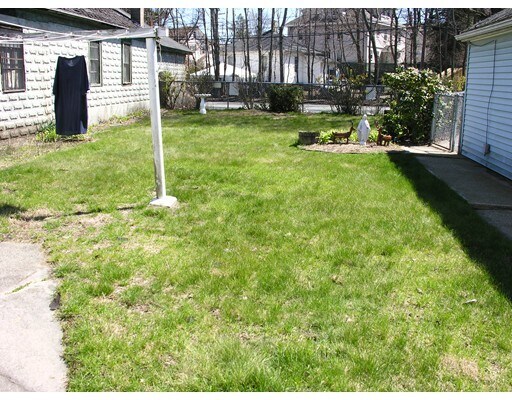 Primary Photo - 16 Larrabee Ave