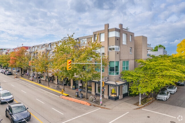 Building Photo - 2201-2209 4th Ave W