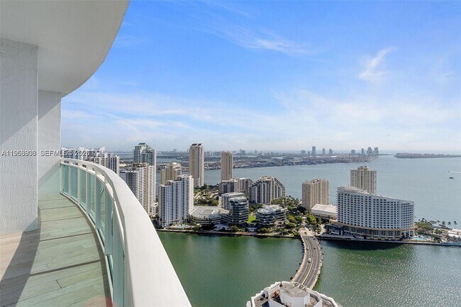 Foto del edificio - 950 Brickell Bay Dr