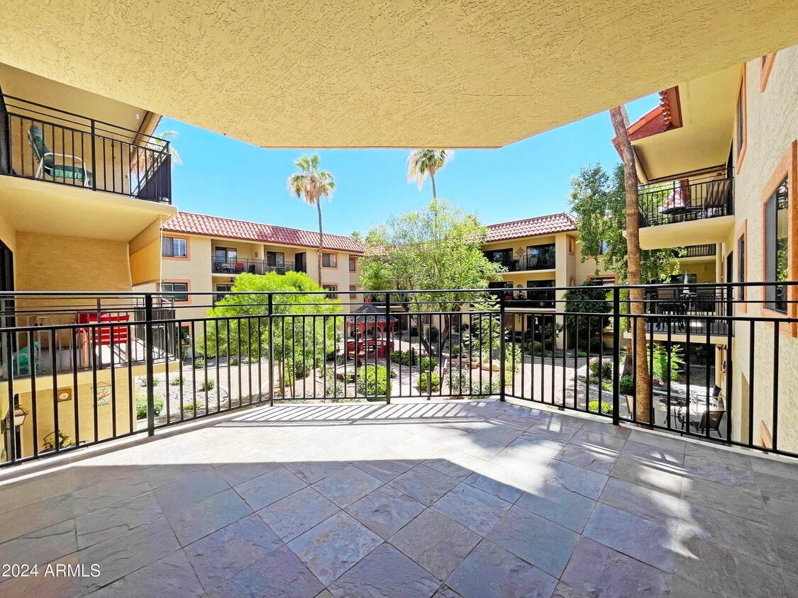 Primary Photo - 10330 W Thunderbird Blvd